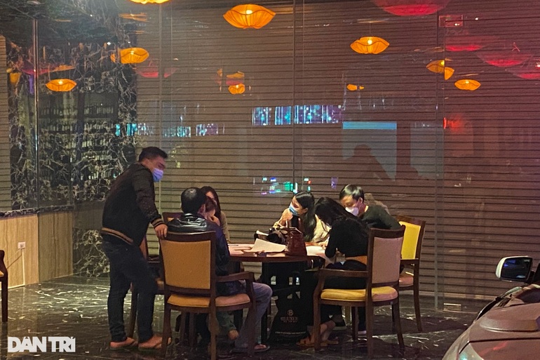 Phát hiện 4 ca dương tính trong số 126 người ăn nhậu tại Trần Duy Hưng - 2
