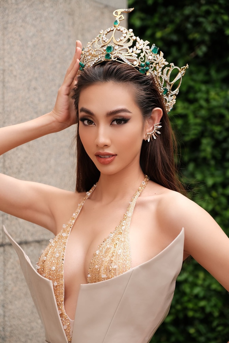 Hoa hậu Thùy Tiên: Ban tổ chức ngạc nhiên vì cô không chỉnh sửa sắc đẹp - 7 Hoa hậu Thùy Tiên: Ban tổ chức ngạc nhiên vì cô không chỉnh sửa sắc đẹp - 7