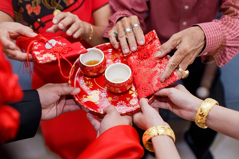 Ý nghĩa của những phong bì lì xì đỏ ngày xuân - 1 Ý nghĩa của những phong bì lì xì đỏ ngày xuân - 1