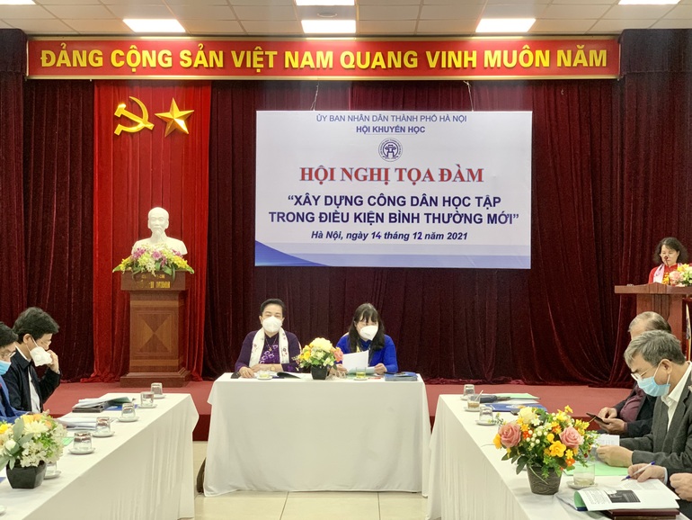 Tôn vinh 50 công dân học tập đầu tiên của Thành phố Hà Nội