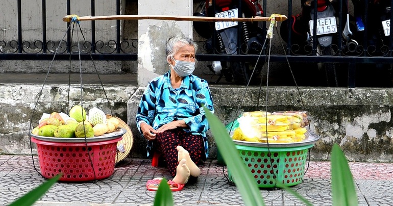 Con gái rớt nước mắt vì mẹ đã rút BHXH một lần, không đóng lại được - 1