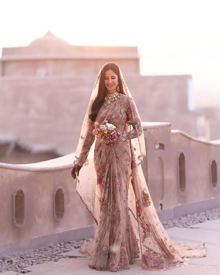 Mỹ nữ gợi cảm nhất Bollywood Katrina hé lộ ảnh cưới với phi công trẻ - 4 Mỹ nữ gợi cảm nhất Bollywood Katrina hé lộ ảnh cưới với phi công trẻ - 4