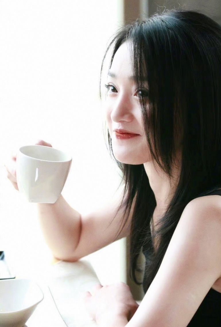 Chấp nhận bản thân có tuổi, Châu Tấn vượt qua nỗi lo tuổi tác - 6 Chấp nhận bản thân có tuổi, Châu Tấn vượt qua nỗi lo tuổi tác - 6