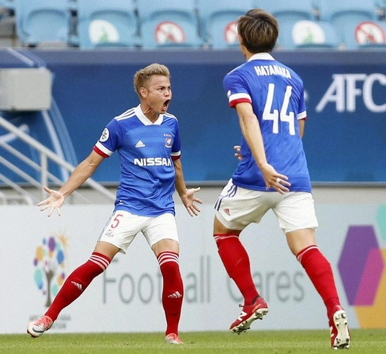 Ngôi sao Thái Lan chia tay đội bóng Nhật Bản, về nước thi đấu sau AFF Cup - 1