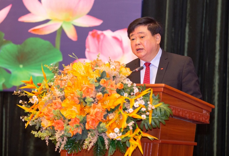 Văn nghệ sĩ đích thực không bao giờ quay lưng với những vấn đề lớn lao của đất nước - 3 Văn nghệ sĩ đích thực không bao giờ quay lưng với những vấn đề lớn lao của đất nước - 3
