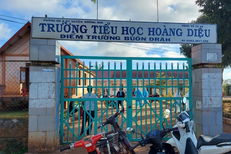 Phát hiện nhiều ca mắc Covid-19, hàng trăm học sinh dừng đến trường - 2 Phát hiện nhiều ca mắc Covid-19, hàng trăm học sinh dừng đến trường - 2