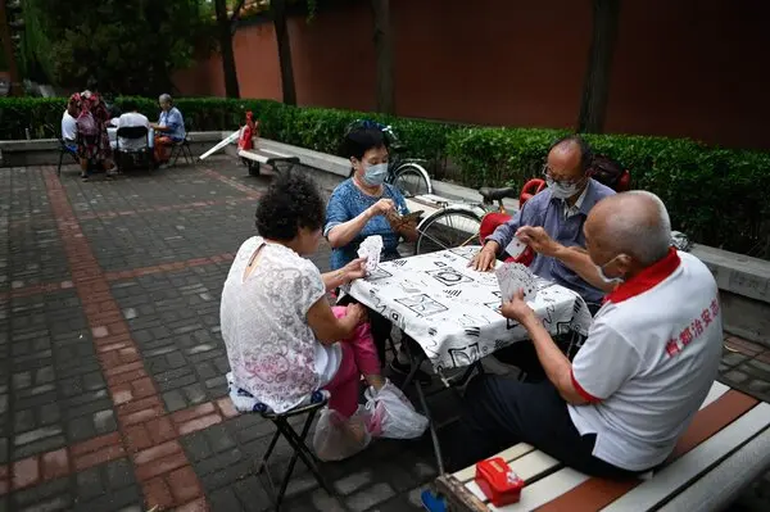 Lương hưu bèo bọt, nhiều người Trung Quốc không thể nghỉ hưu - 3