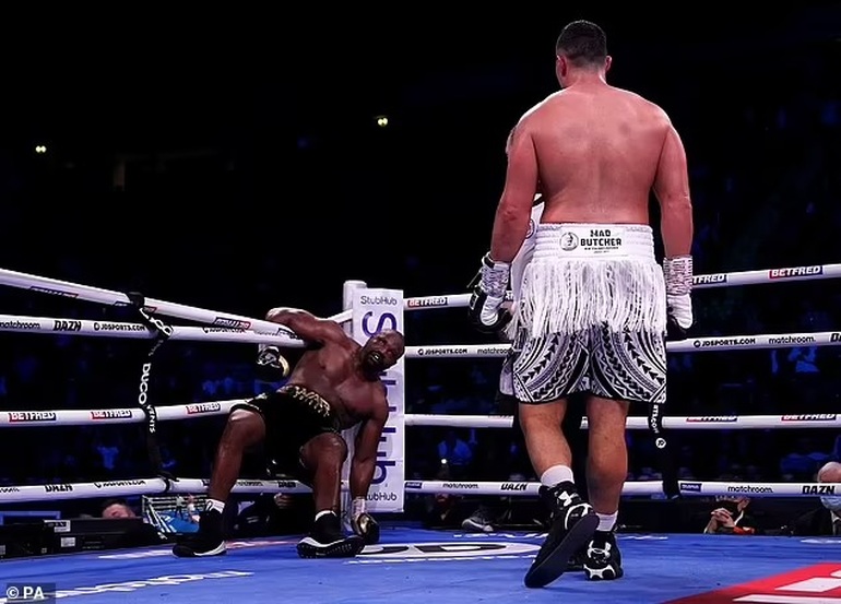 Cuộc chiến hạng nặng: Joseph Parker đánh bại Derek Chisora sau 12 hiệp đấu - 7