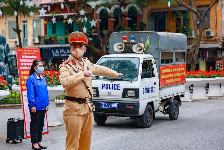 Hà Nội hạn chế tối đa người ra vào khu vực Nhà thờ Lớn dịp Noel - 1 Hà Nội hạn chế tối đa người ra vào khu vực Nhà thờ Lớn dịp Noel - 1