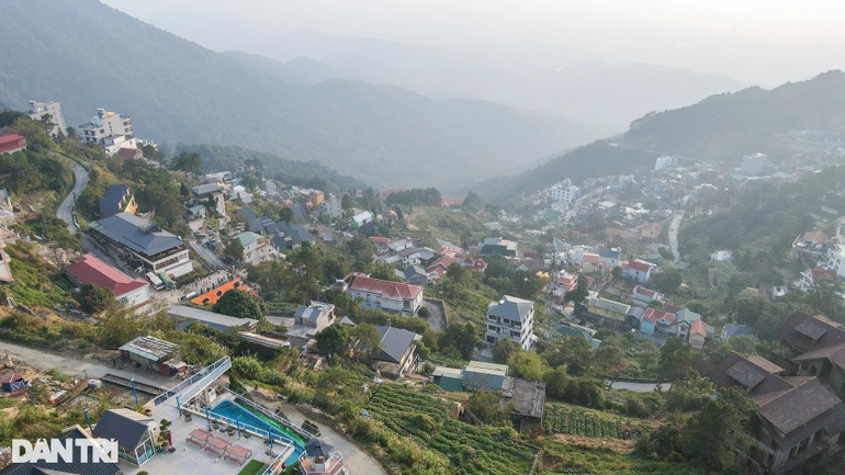 The land - sky boundary, as beautiful as a fairy scene, only 70km - 13 . from Hanoi