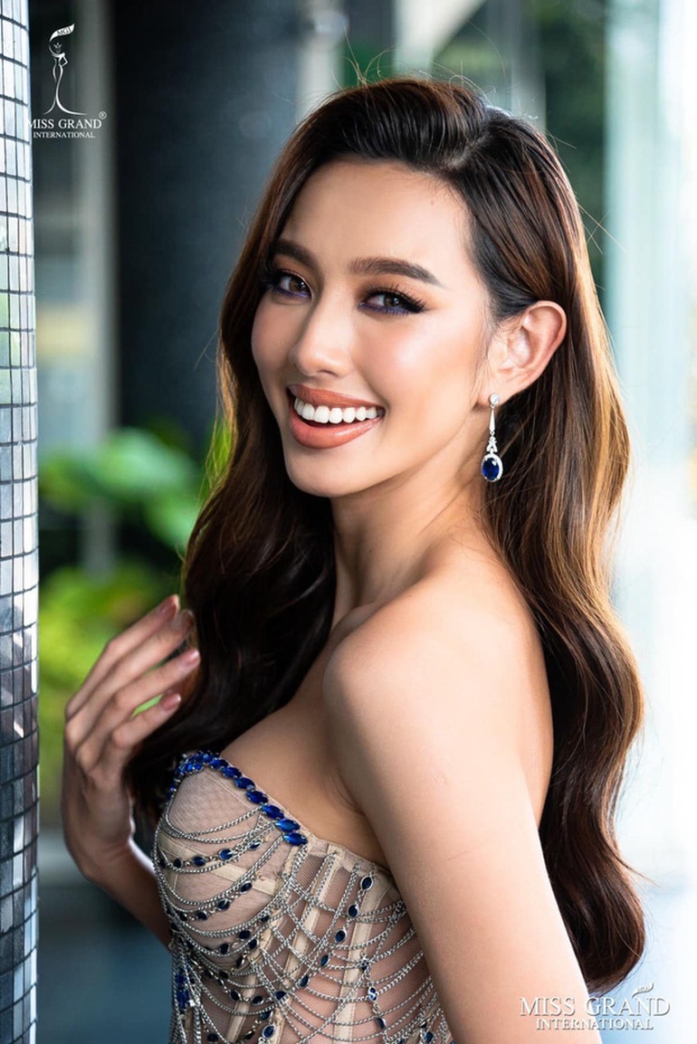 Hoa hậu Thùy Tiên hạnh phúc thông báo ngày về Việt Nam - 1 Hoa hậu Thùy Tiên hạnh phúc thông báo ngày về Việt Nam - 1