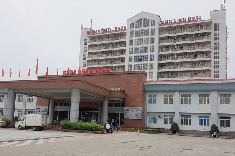 Phó trưởng khoa bị tố vẽ bệnh cho bệnh nhân bị tạm đình chỉ công tác - 1 Phó trưởng khoa bị tố vẽ bệnh cho bệnh nhân bị tạm đình chỉ công tác - 1