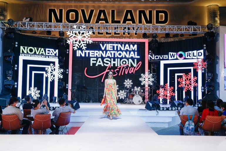 Mãn nhãn với Lễ hội thời trang quốc tế Việt Nam VIFF tại Novaland Gallery - 5 Mãn nhãn với Lễ hội thời trang quốc tế Việt Nam VIFF tại Novaland Gallery - 5