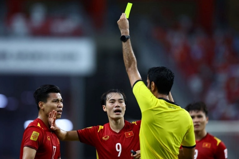 Trọng tài gây tranh cãi trận Việt Nam - Thái Lan rút lui khỏi AFF Cup - 2