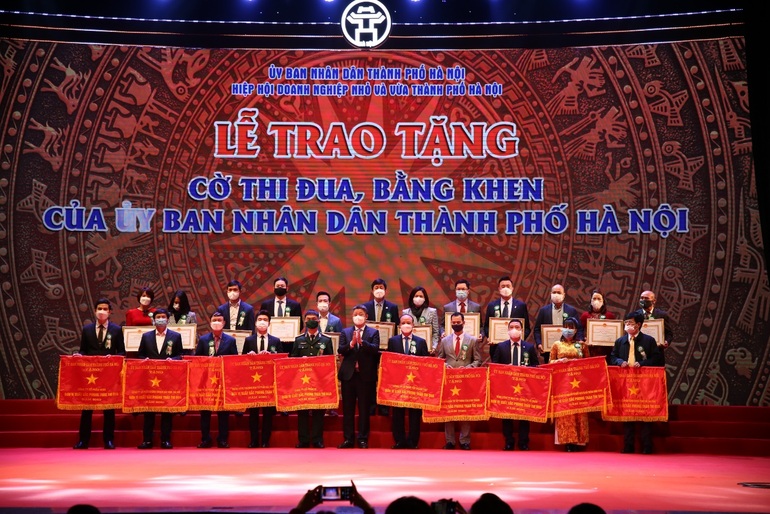 Tập đoàn BRG nhận Bằng khen Xuất sắc toàn diện của Thành phố Hà Nội - 2