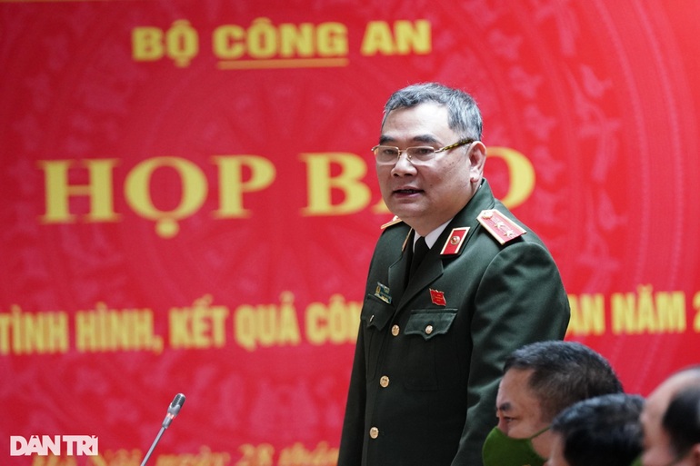 Bộ Công an nói về thông tin ông Nguyễn Đức Chung đến tòa bằng xe 7 chỗ - 1