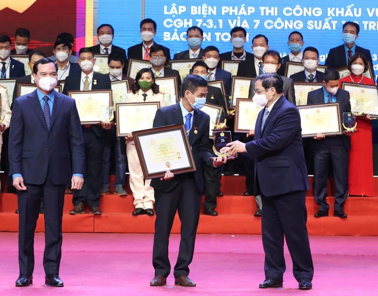 Thủ tướng: Mỗi sáng kiến sản xuất đều là tấm lòng tâm huyết với đất nước! - 2 Thủ tướng: Mỗi sáng kiến sản xuất đều là tấm lòng tâm huyết với đất nước! - 2