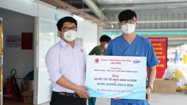 Doanh nghiệp cung cấp nước bổ sung dinh dưỡng cho y bác sĩ, bệnh nhân chống dịch Covid-19 - 2 Doanh nghiệp cung cấp nước bổ sung dinh dưỡng cho y bác sĩ, bệnh nhân chống dịch Covid-19 - 2