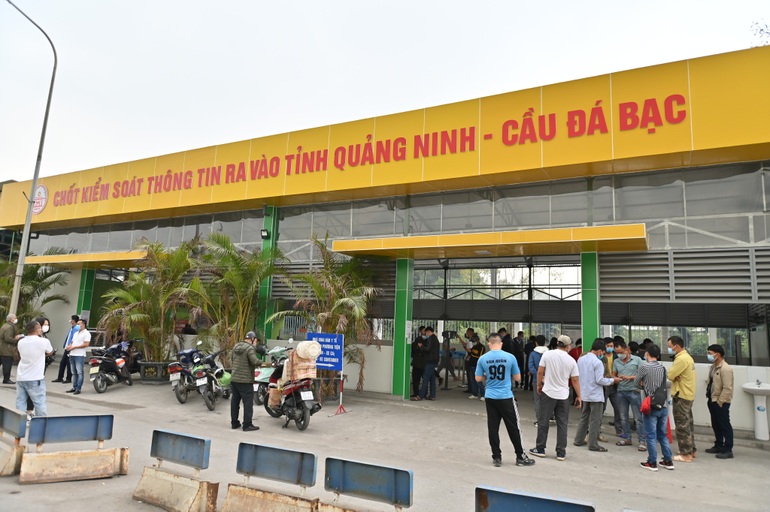 TP Uông Bí nói việc lỗi phần mềm khiến người dân khai báo y tế khó khăn - 3 TP Uông Bí nói việc lỗi phần mềm khiến người dân khai báo y tế khó khăn - 3