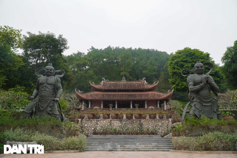 Ngôi chùa thiêng nghìn năm tuổi án ngữ dưới chân đồi thông ở Hà Nam - 2 Ngôi chùa thiêng nghìn năm tuổi án ngữ dưới chân đồi thông ở Hà Nam - 2