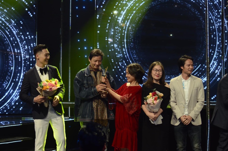 Hương vị tình thân thắng lớn tại giải thưởng Ấn tượng VTV 2021 - 3