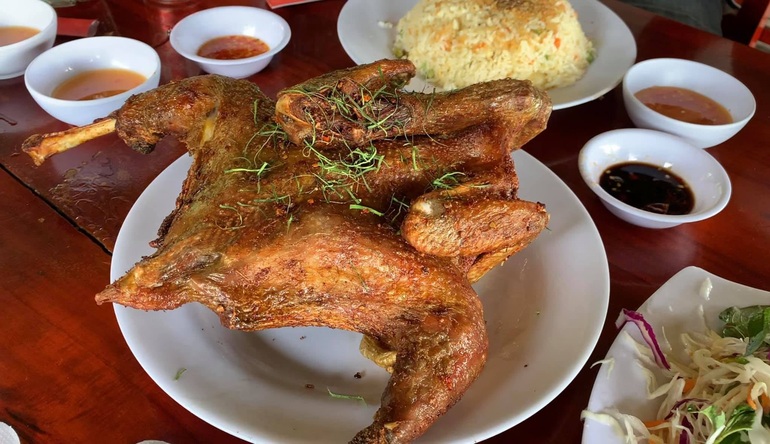 Special fiery chicken specialties, guests over hundreds of kilometers enjoy in An Giang - 2