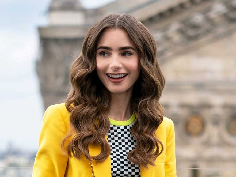 Nhà chức trách Ukraine chỉ trích phim Emily in Paris vì chi tiết xúc phạm - 3 Nhà chức trách Ukraine chỉ trích phim Emily in Paris vì chi tiết xúc phạm - 3