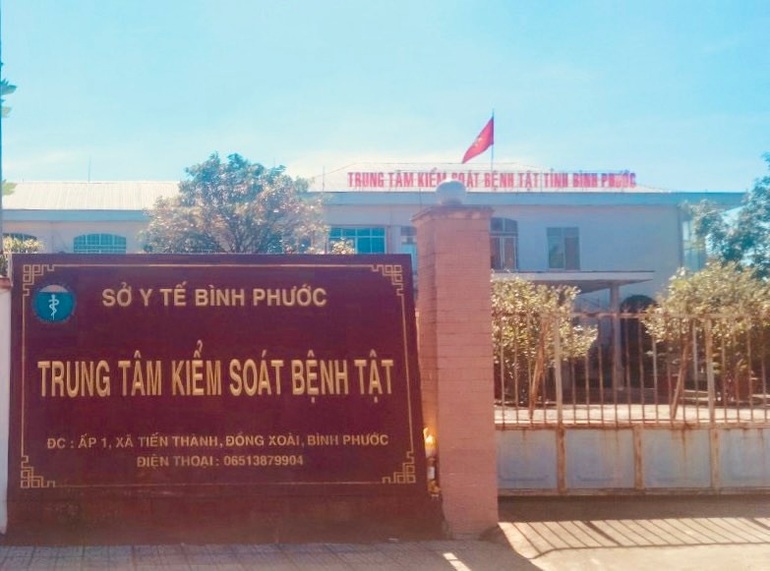 Tình huống pháp lý trong việc Giám đốc CDC Bình Phước trả lại quà Việt Á - 1