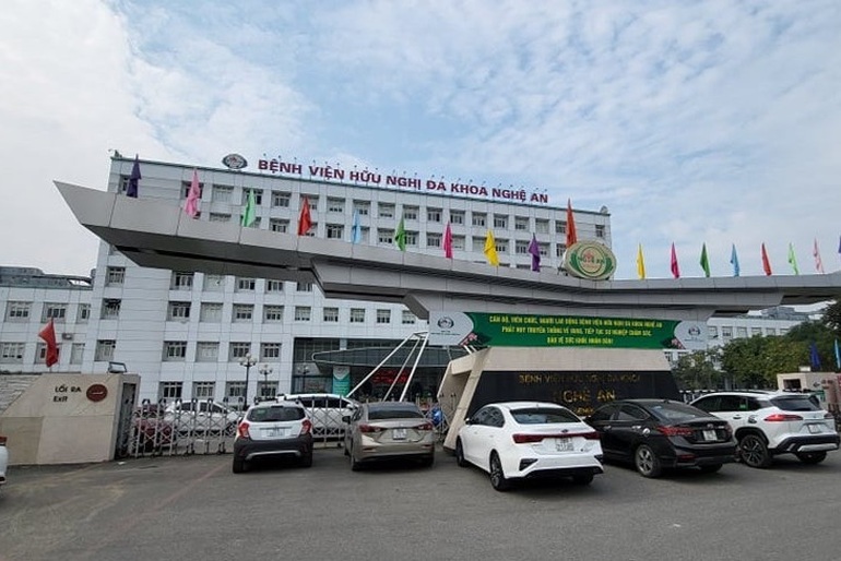 Công an Nghệ An niêm phong hồ sơ các bệnh viện liên quan Việt Á? - 1