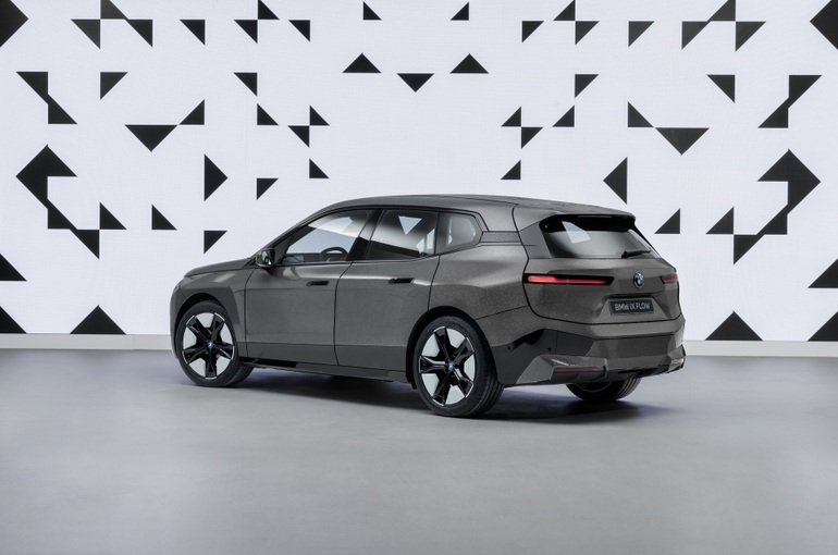 CES 2022: BMW giới thiệu công nghệ đổi màu thân xe trong tích tắc - 13