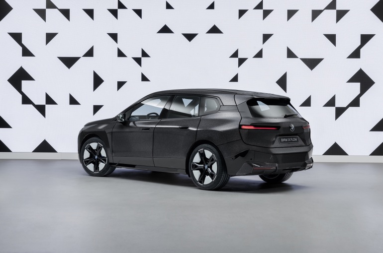CES 2022: BMW giới thiệu công nghệ đổi màu thân xe trong tích tắc - 14