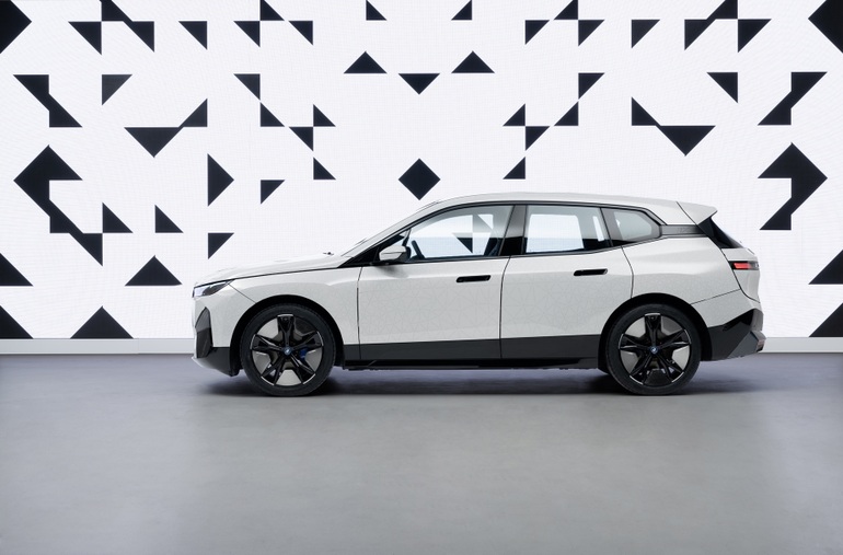 CES 2022: BMW giới thiệu công nghệ đổi màu thân xe trong tích tắc - 10
