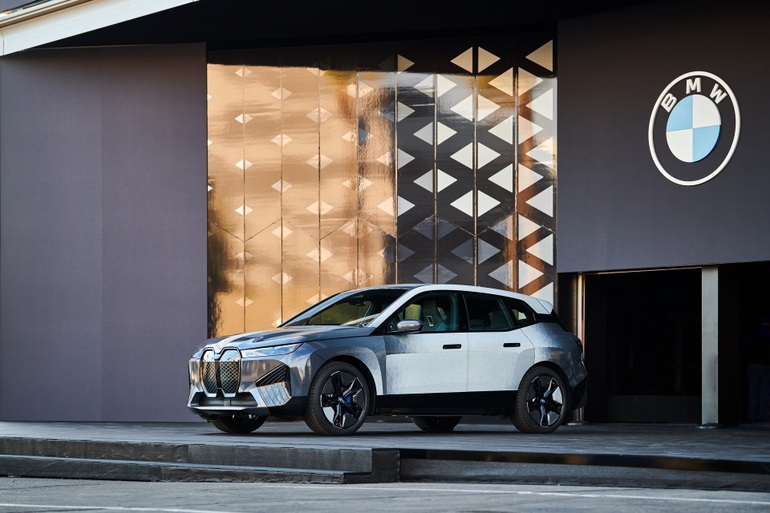CES 2022: BMW giới thiệu công nghệ đổi màu thân xe trong tích tắc - 15