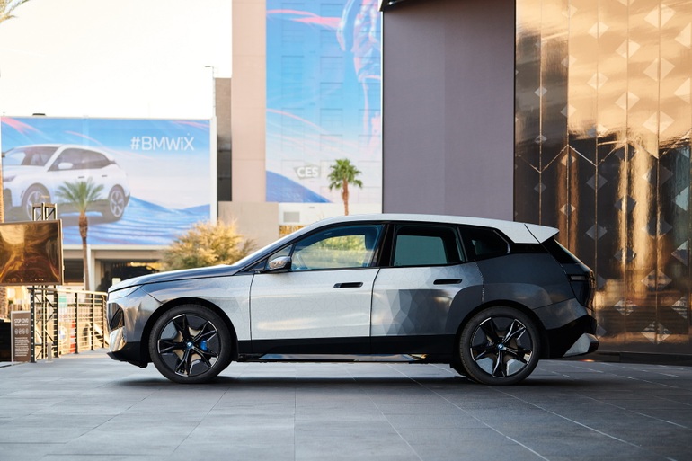 CES 2022: BMW giới thiệu công nghệ đổi màu thân xe trong tích tắc - 16
