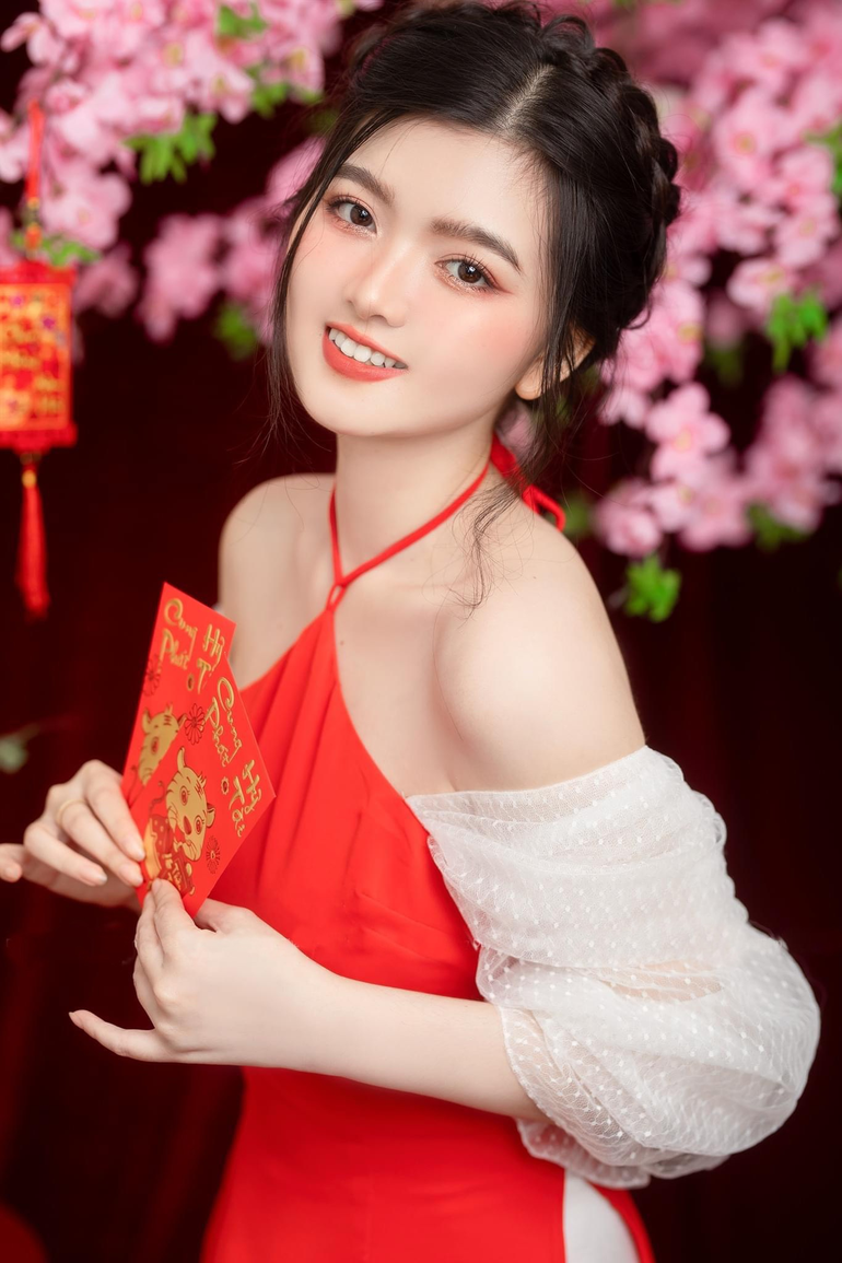 hot-girl-dh-van-lang-vang-bac-khong-doi-duoc-bua-com-gia-dinh-sum-hop-tetdocx-1641471560311.png