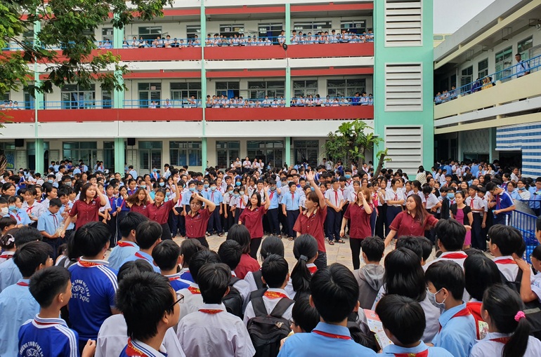 Giáo viên phải phát tờ rơi tuyển sinh, trường nghề còn gian nan đầu vào - 1