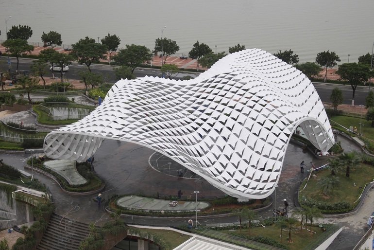 The 700 billion park on the banks of the Han River in Da Nang takes shape, ready to welcome guests - 2