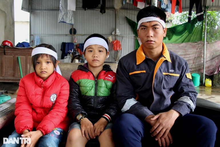 Cha tử nạn trên biển, hai đứa con thơ khóc òa van xin mẹ đừng chết - 5 Cha tử nạn trên biển, hai đứa con thơ khóc òa van xin mẹ đừng chết - 5