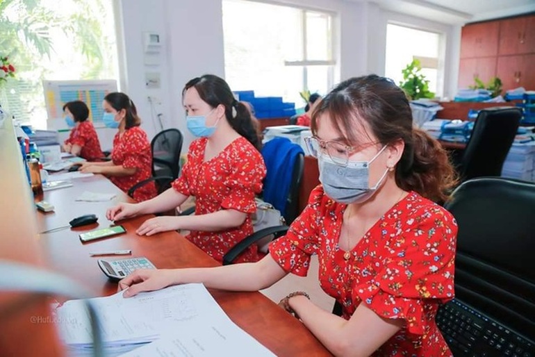 Bất chấp dịch, thưởng tết giảng viên đại học tăng, cao nhất 45 triệu đồng - 1