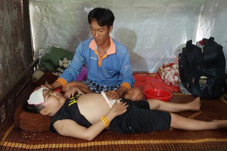 Bạn đọc giúp đỡ gia đình bé Hoàng Nam gần 167 triệu đồng - 3 Bạn đọc giúp đỡ gia đình bé Hoàng Nam gần 167 triệu đồng - 3