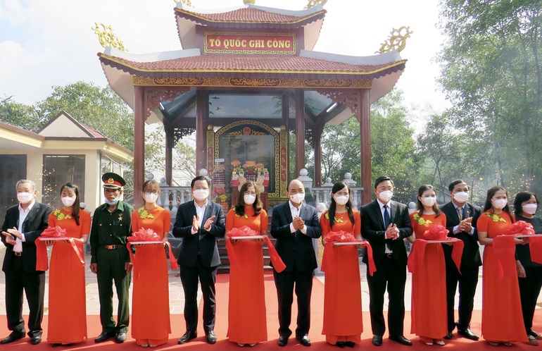 Chủ tịch nước dự lễ khánh thành Nhà bia ghi danh liệt sĩ ở Quảng Nam - 1