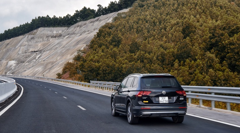 Volkswagen Tiguan giảm giá khủng hơn 80 triệu đồng đón Tết - 4