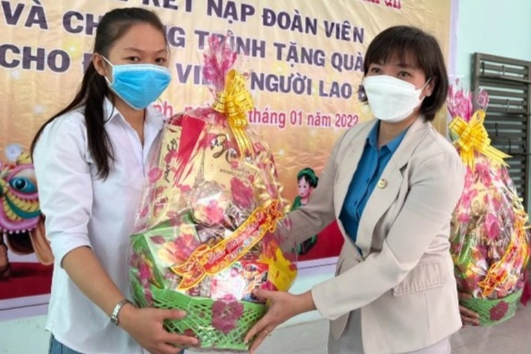 Đảm bảo gia đình chính sách, người nghèo được nhận quà trước Tết - 2 Đảm bảo gia đình chính sách, người nghèo được nhận quà trước Tết - 2