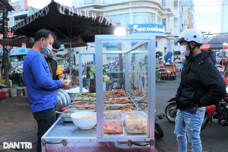 Mountain town rice bowl conquers check-in visitors, a shop sells 300 servings per day - 2