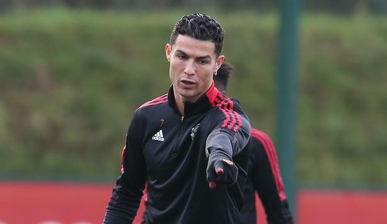 Vì sao C.Ronaldo liên tiếp vắng mặt ở đội hình Man Utd? - 1