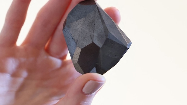 Viên kim cương đen cực hiếm như kỳ quan vũ trụ có tuổi đời 2,6 tỷ năm - 3