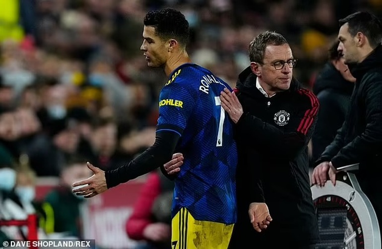 HLV Ralf Rangnick lên tiếng cảnh cáo C.Ronaldo trước trận gặp West Ham - 1