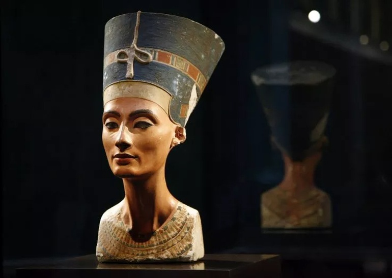 Những bí mật về bức tượng Nefertiti - nữ hoàng sắc đẹp của Ai Cập cổ đại - 1