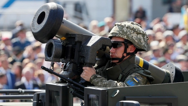Mỹ mở đường mới để chuyển vũ khí cho Ukraine - 1