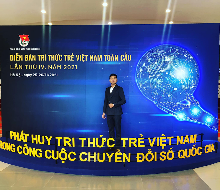 Cậu bé nghèo quyết tâm đi du học để lấy bằng tiến sĩ - 1 Cậu bé nghèo quyết tâm đi du học để lấy bằng tiến sĩ - 1